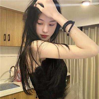 绯红色的窗帘